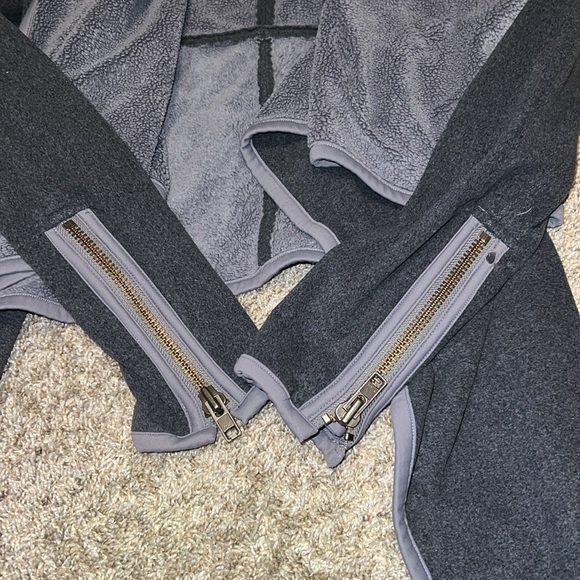 Lululemon Presence Of Mind Jacket Fossil Size 2 - Picture 11 of 13